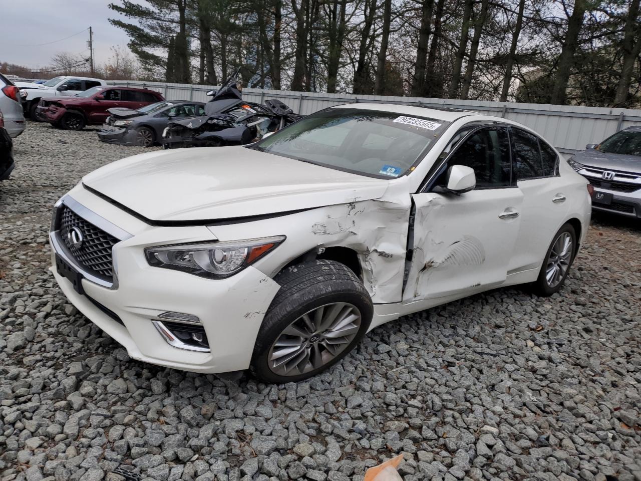 INFINITI Q50 LUXE