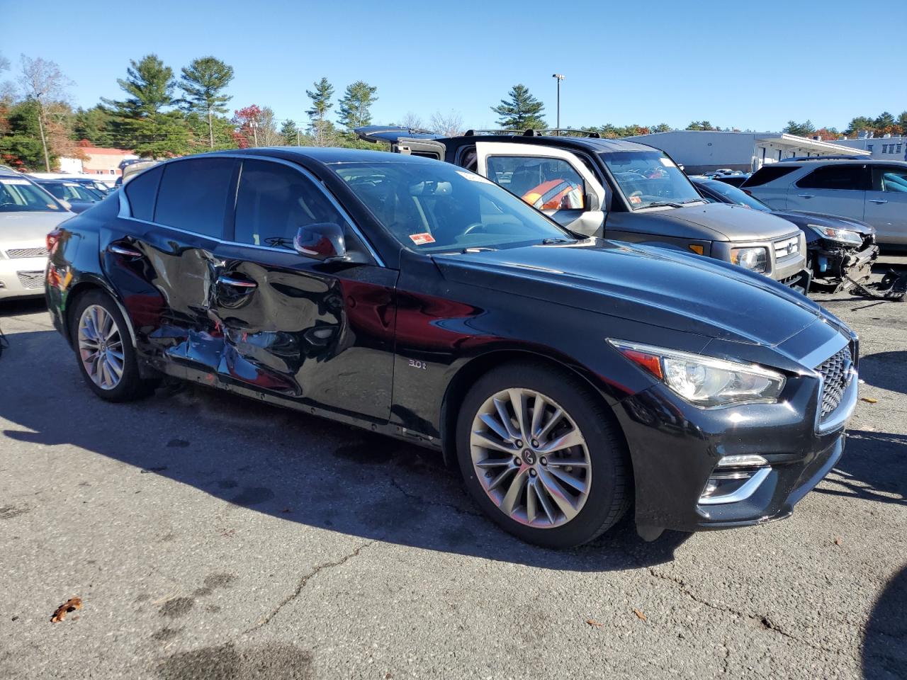 INFINITI Q50 LUXE
