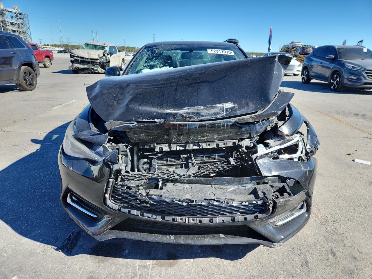 INFINITI Q60 LUXE 300