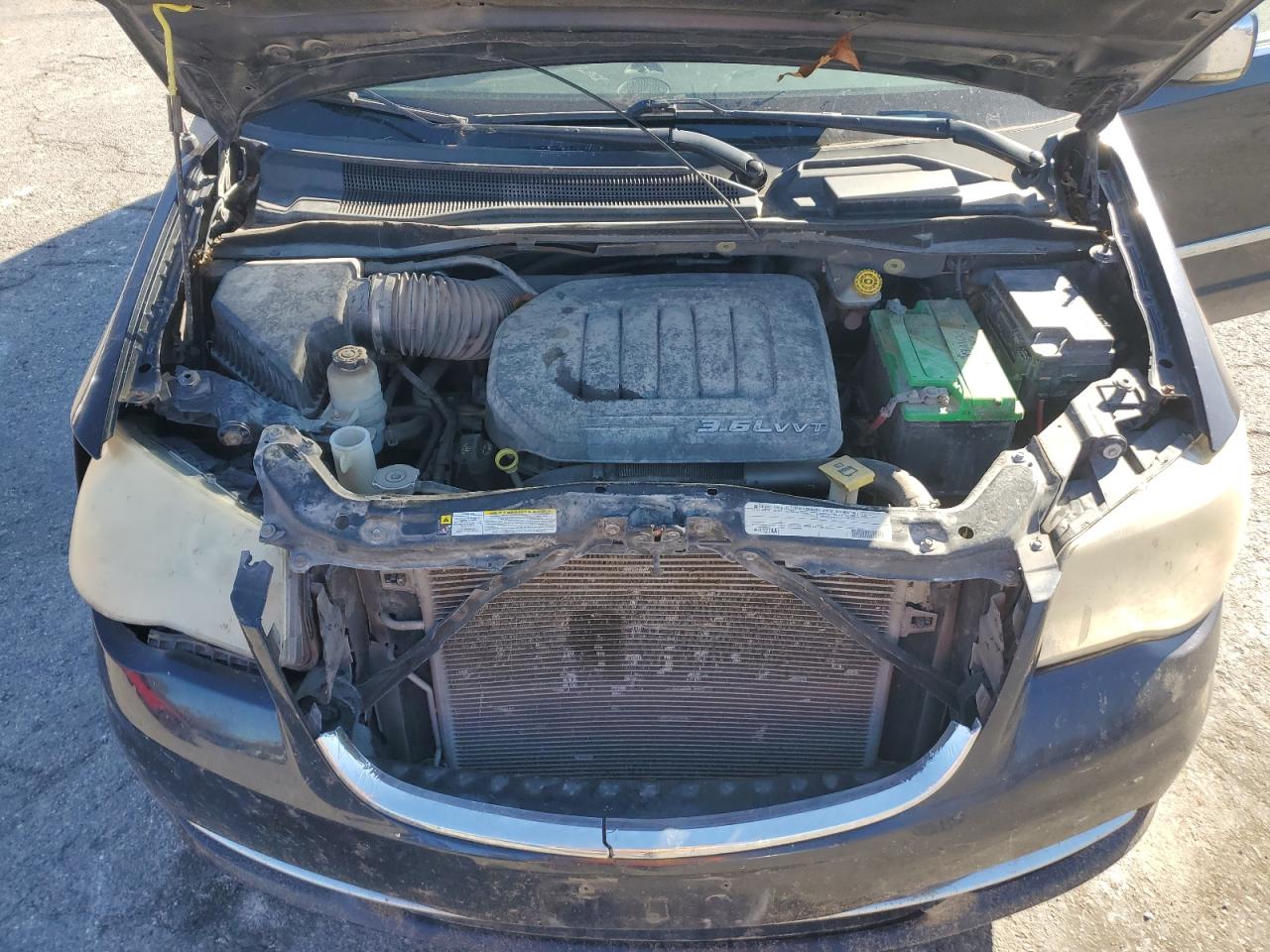 CHRYSLER TOWN & COUNTRY TOURING L