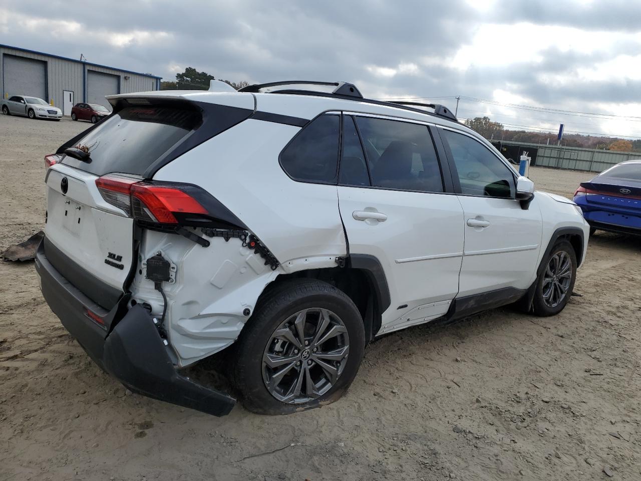 TOYOTA RAV4 XLE PREMIUM