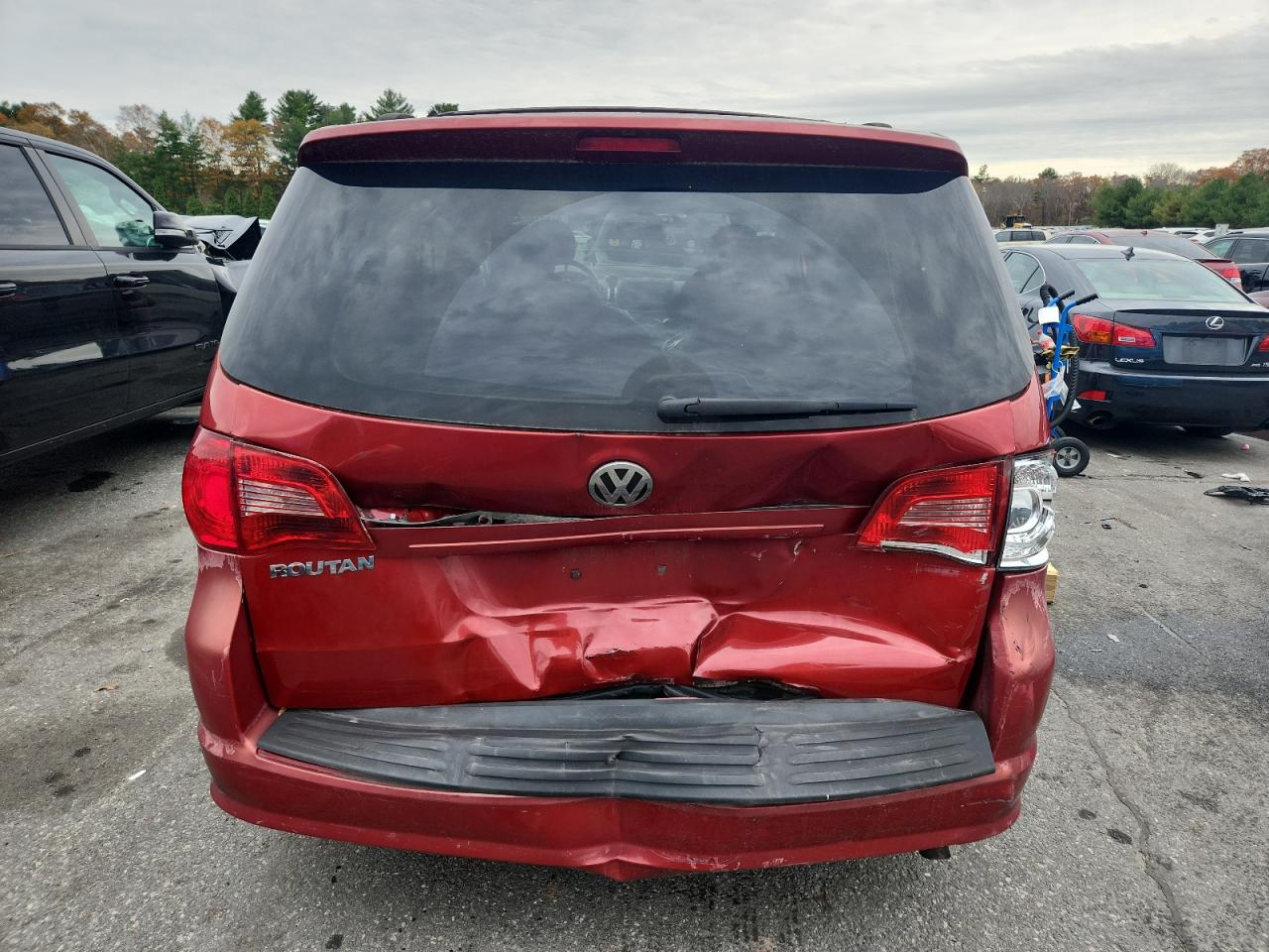Lot #3290312220 2009 VOLKSWAGEN ROUTAN SE