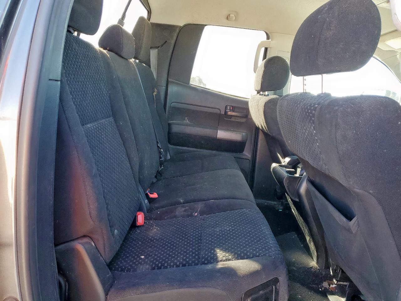 TOYOTA TUNDRA DOUBLE CAB SR5