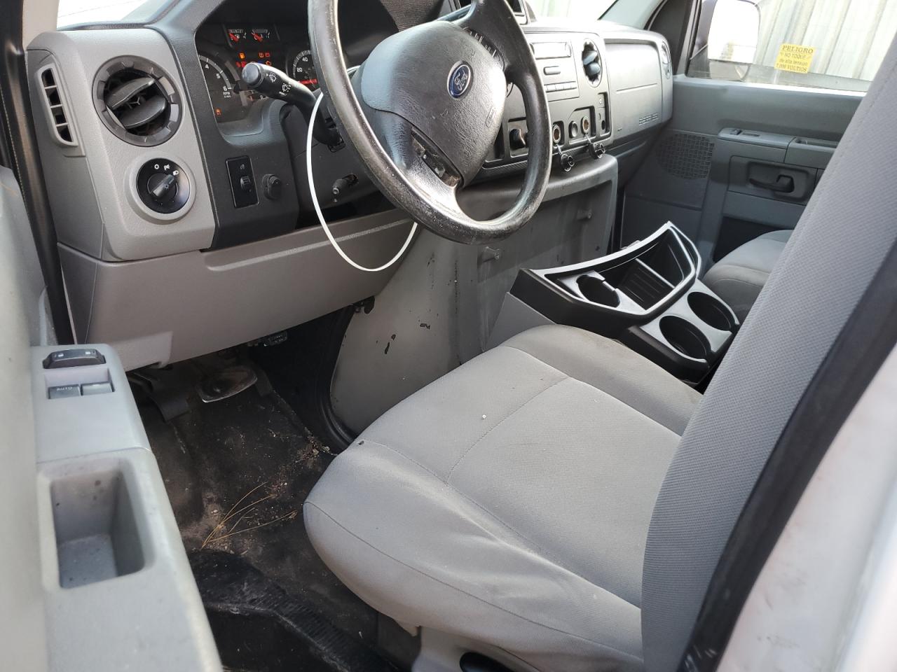 FORD ECONOLINE E250 VAN