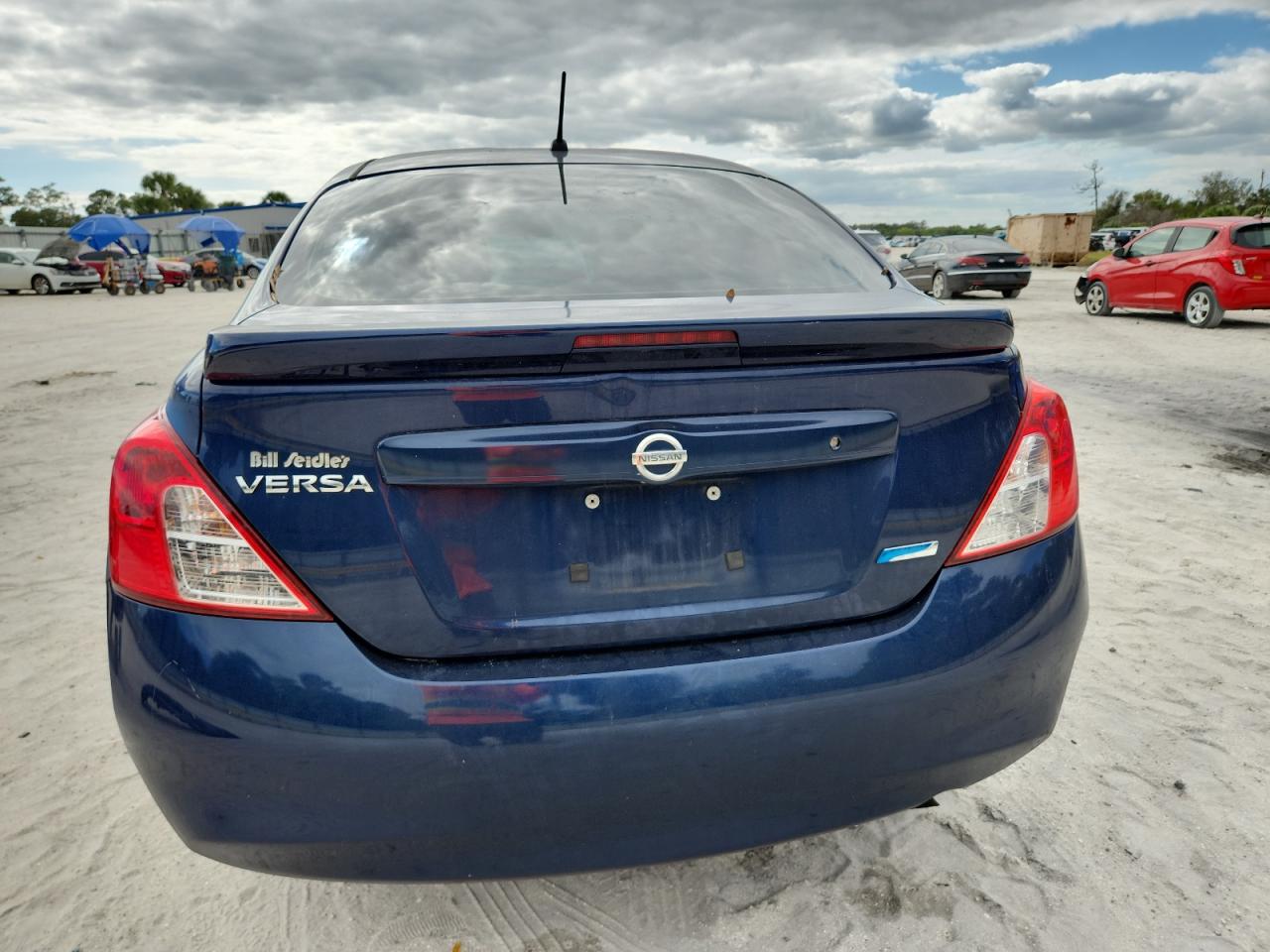 NISSAN VERSA S