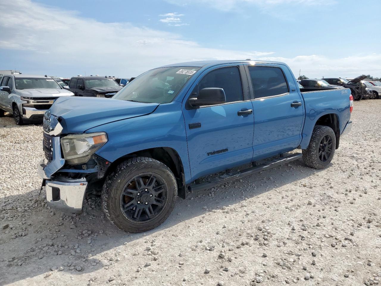 TOYOTA TUNDRA CREWMAX SR5
