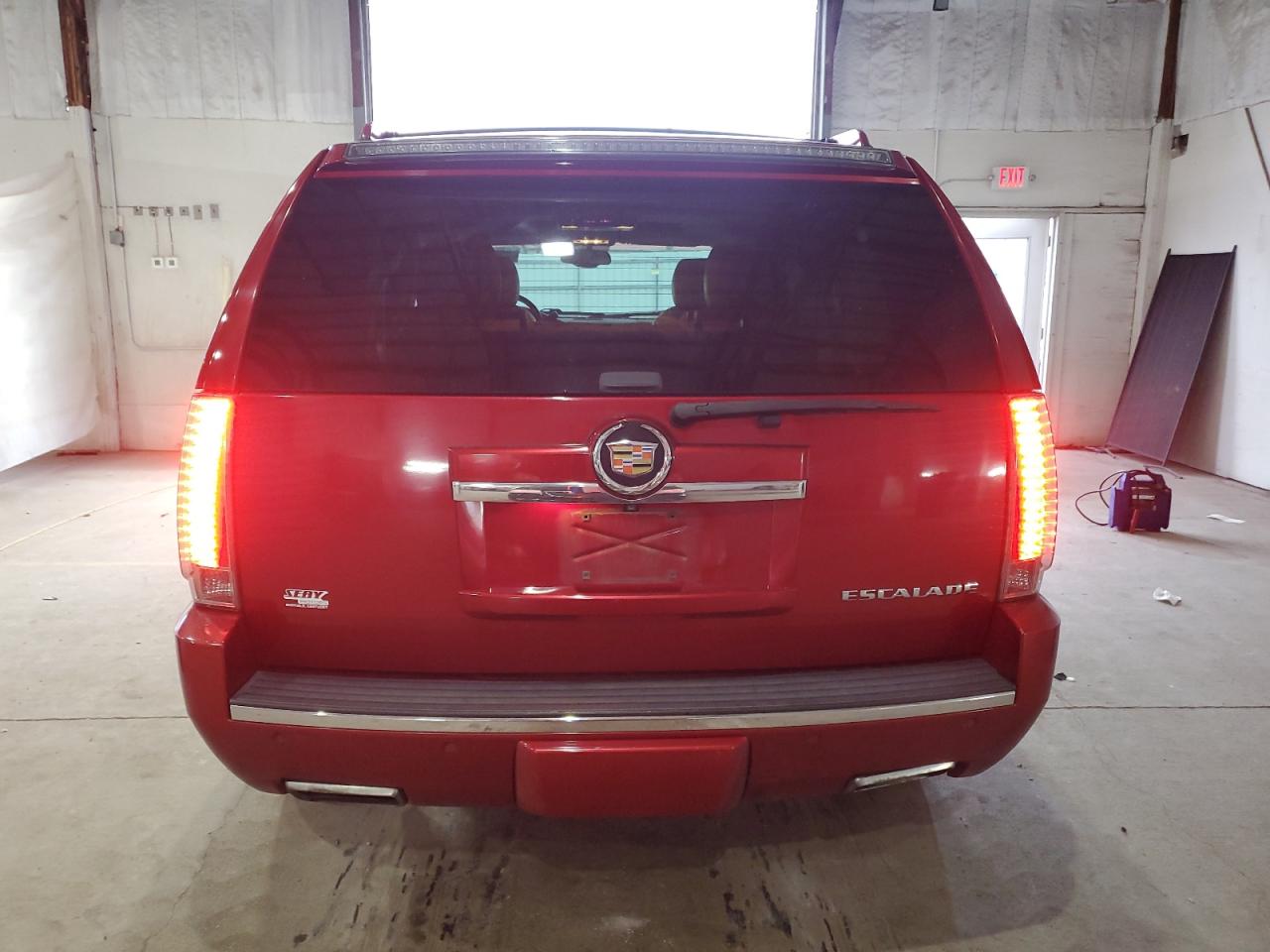 CADILLAC ESCALADE PREMIUM