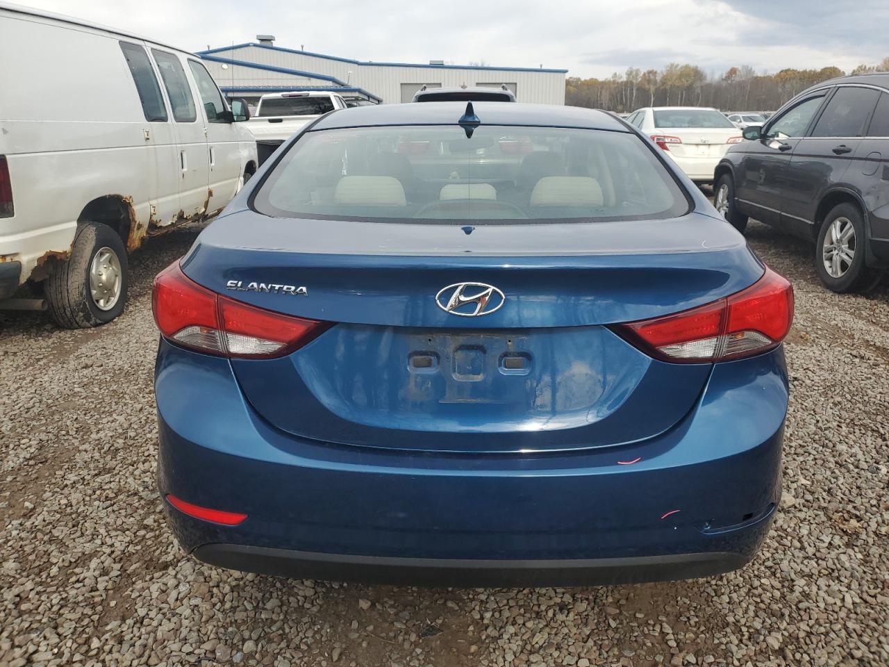 HYUNDAI ELANTRA SE