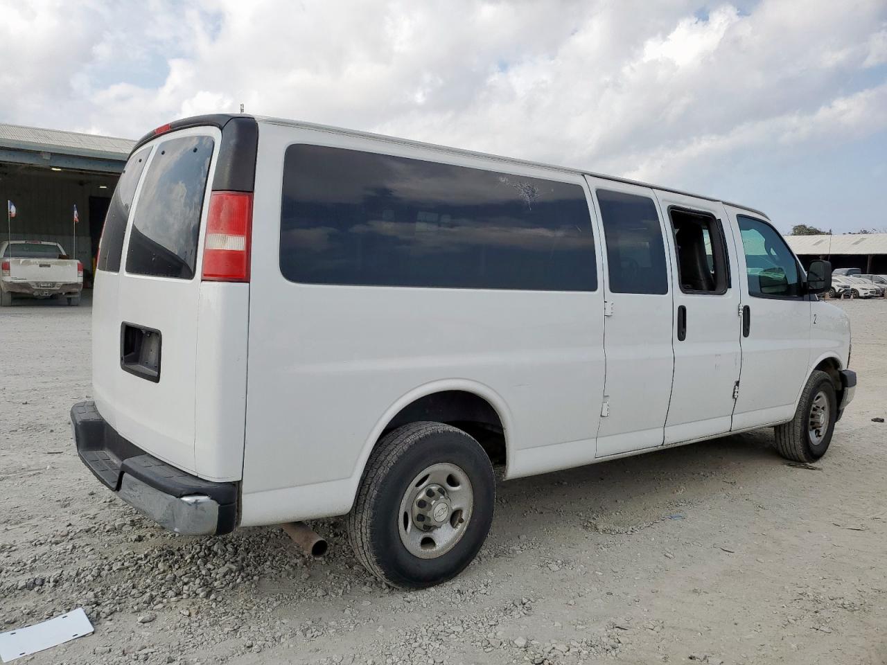 CHEVROLET EXPRESS LT