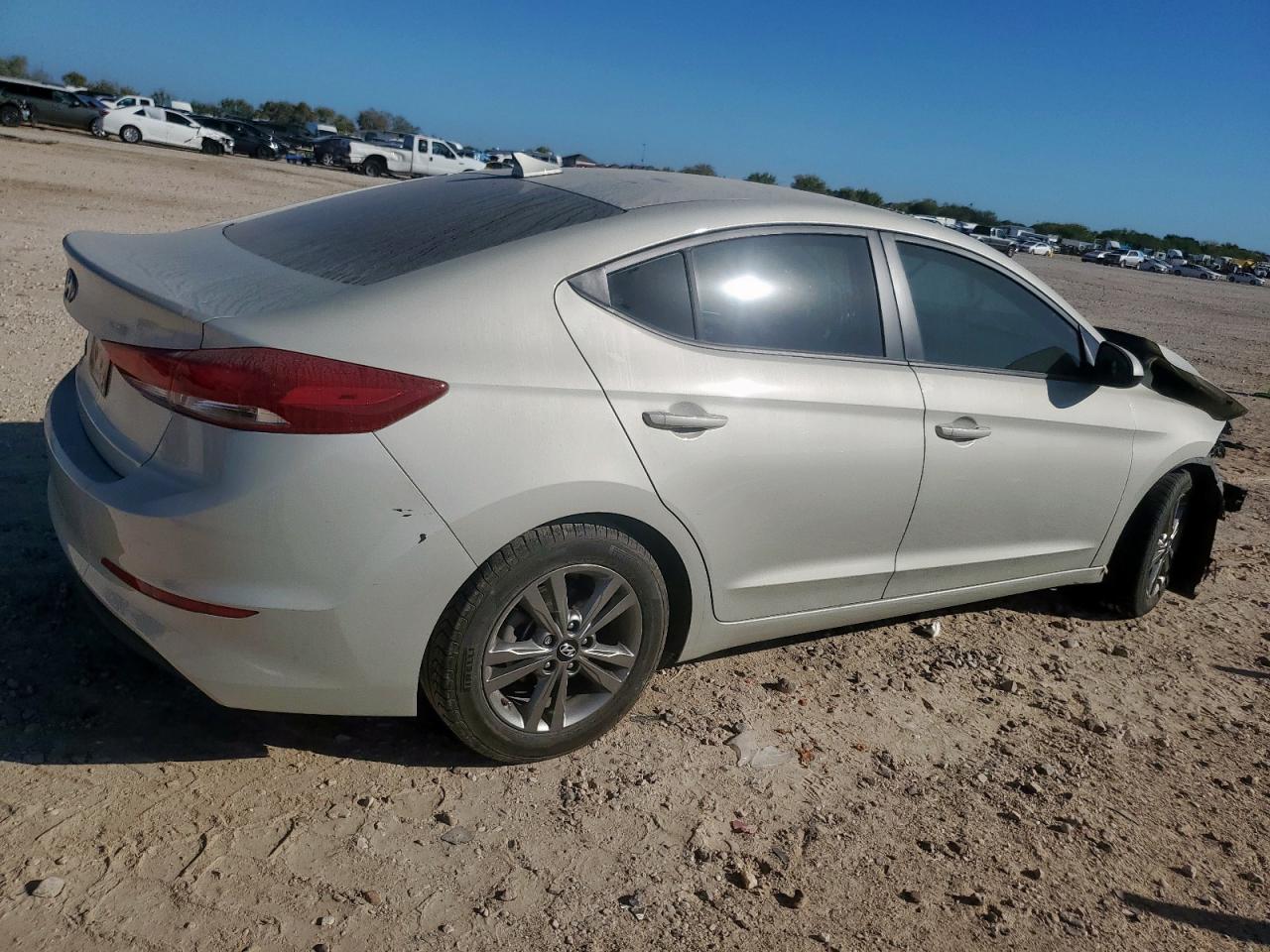 HYUNDAI ELANTRA SEL