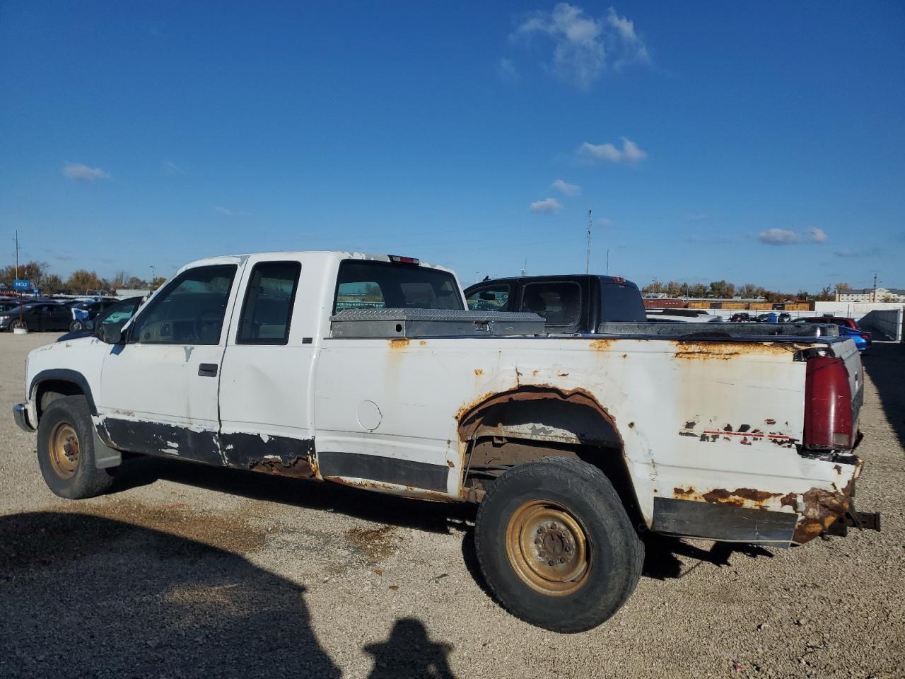 Lot #3302774342 1995 CHEVROLET GMT-400 C2