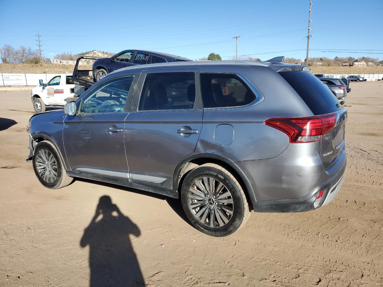 MITSUBISHI OUTLANDER SE