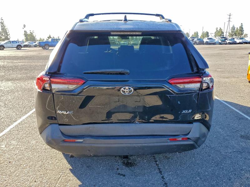 2020 TOYOTA RAV4 XLE #3310376958