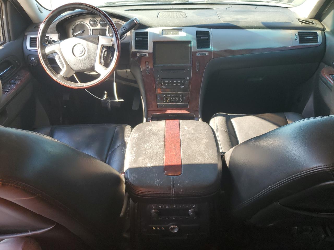 CADILLAC ESCALADE ESV LUXURY