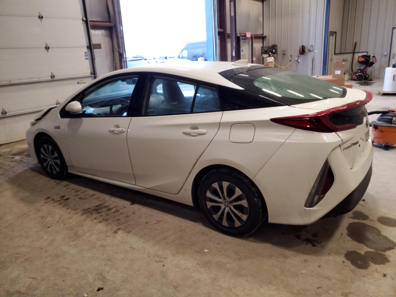 TOYOTA PRIUS PRIME LE