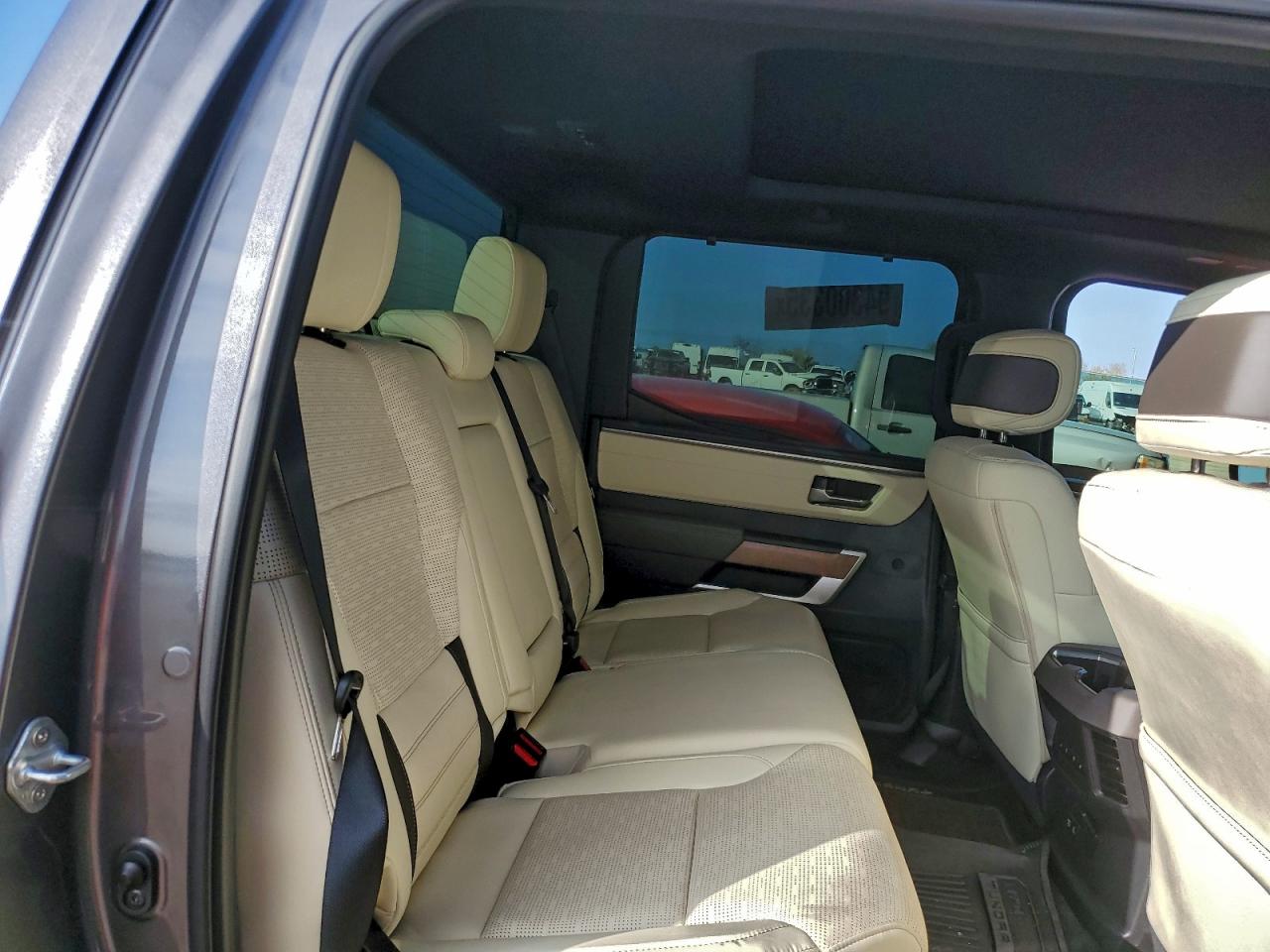 TOYOTA TUNDRA CREWMAX PLATINUM
