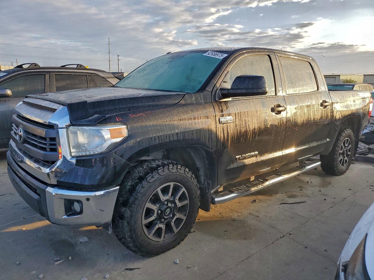 TOYOTA TUNDRA CREWMAX SR5