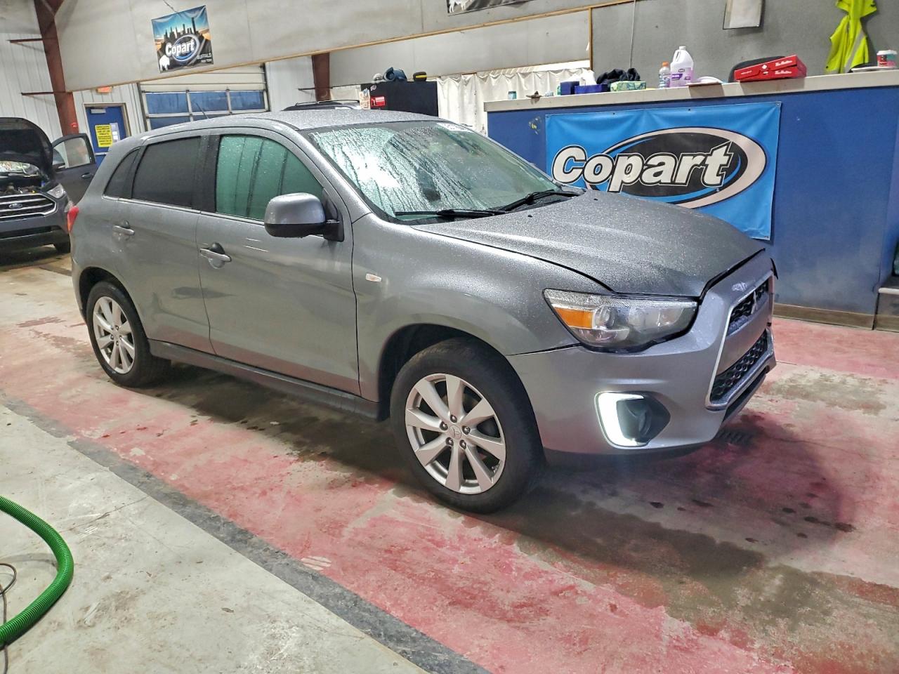 MITSUBISHI OUTLANDER SE