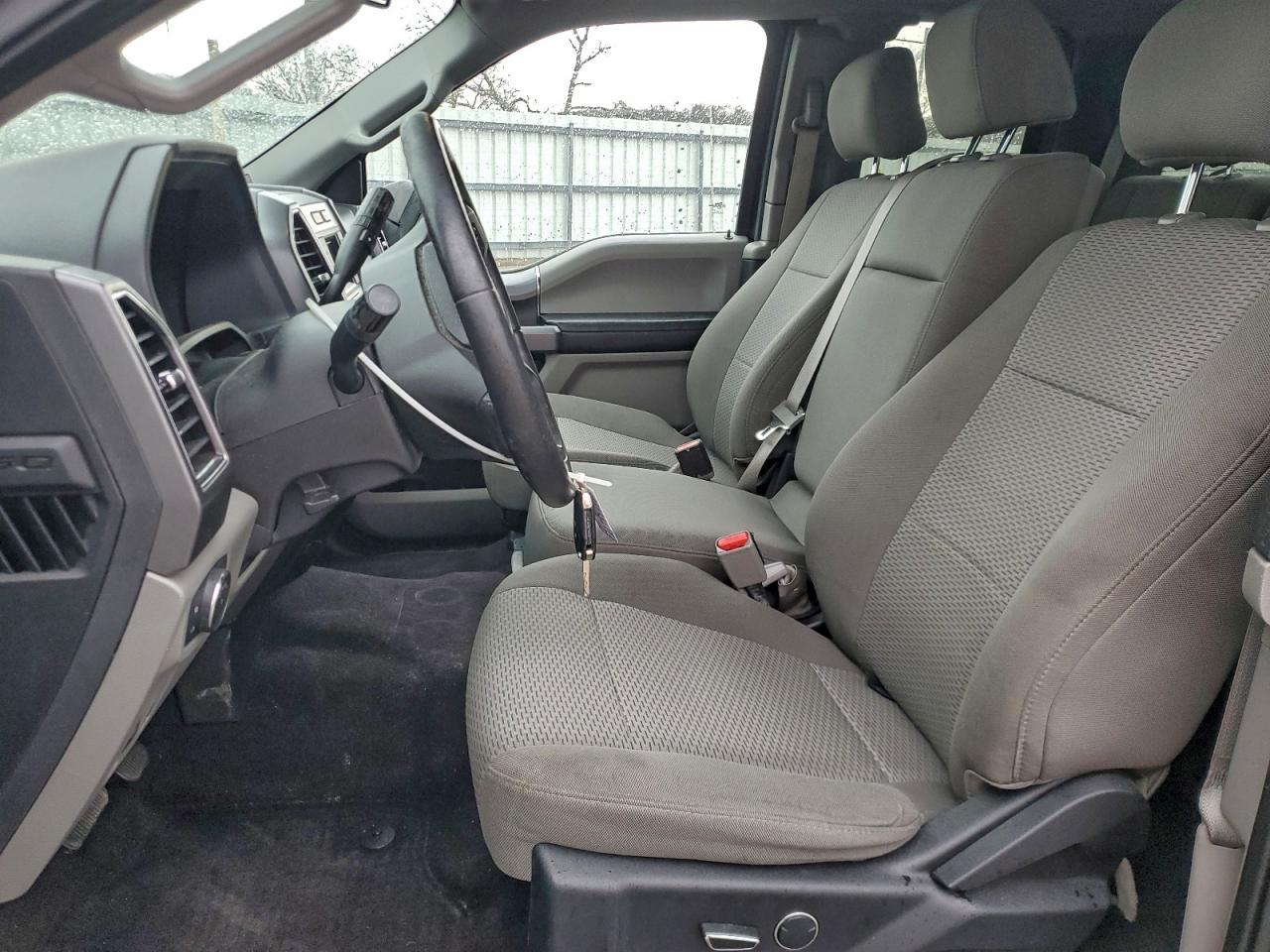 FORD F-150 SUPER CAB