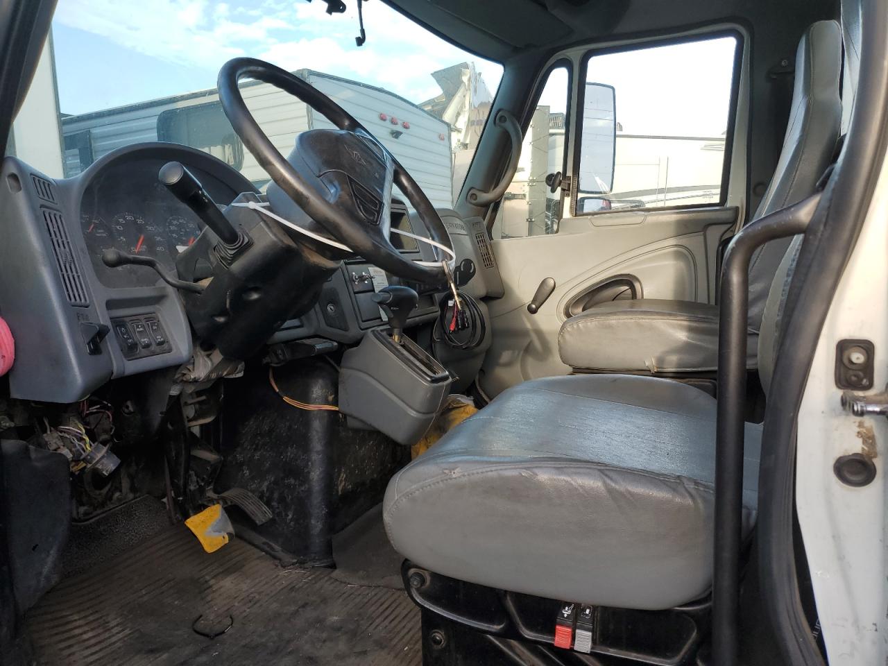 Lot #3315948091 2007 INTERNATIONAL 4000 4300