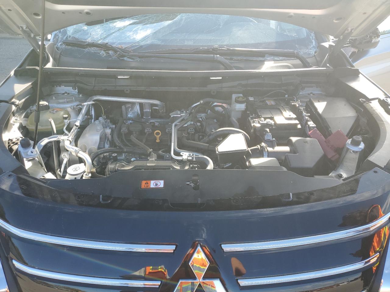 MITSUBISHI OUTLANDER SE