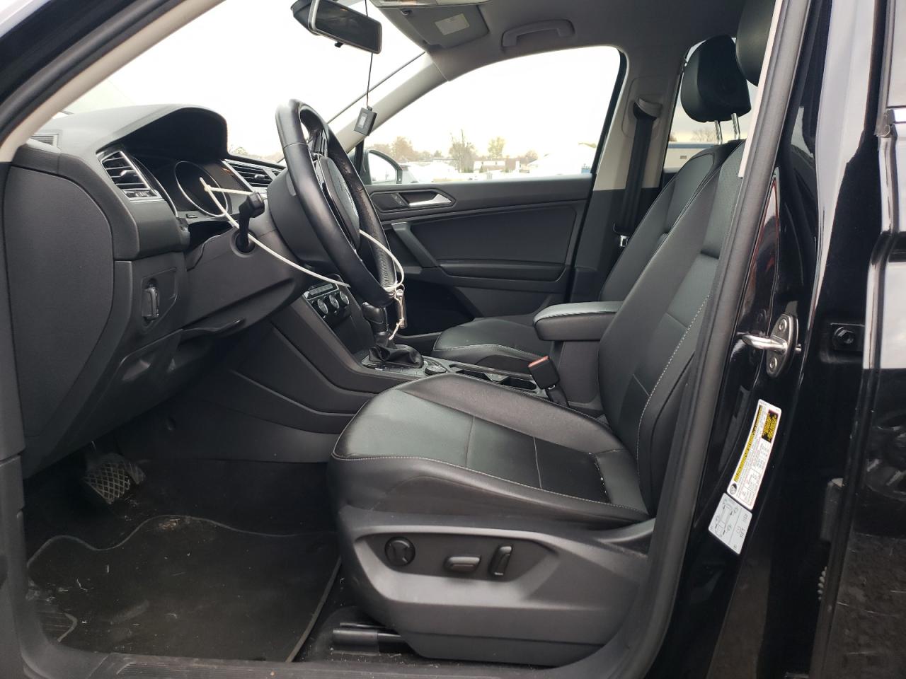 VOLKSWAGEN TIGUAN SE