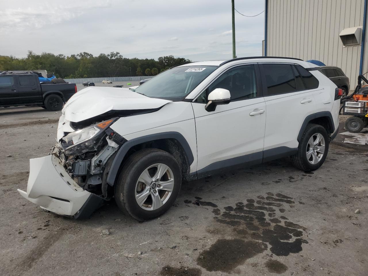 Lot #3315978091 2019 TOYOTA RAV4 XLE