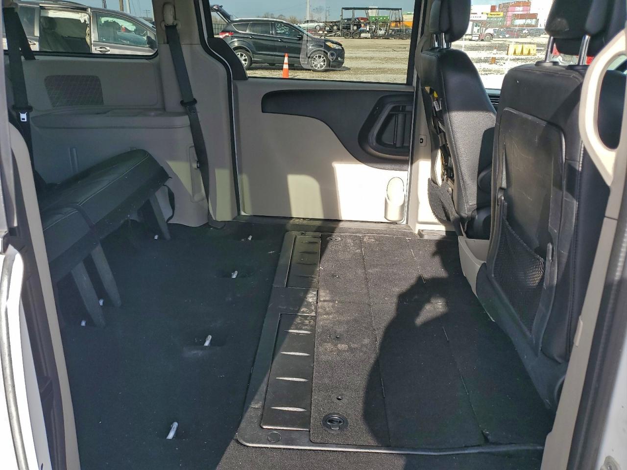 Lot #3316718437 2019 DODGE GRAND CARA