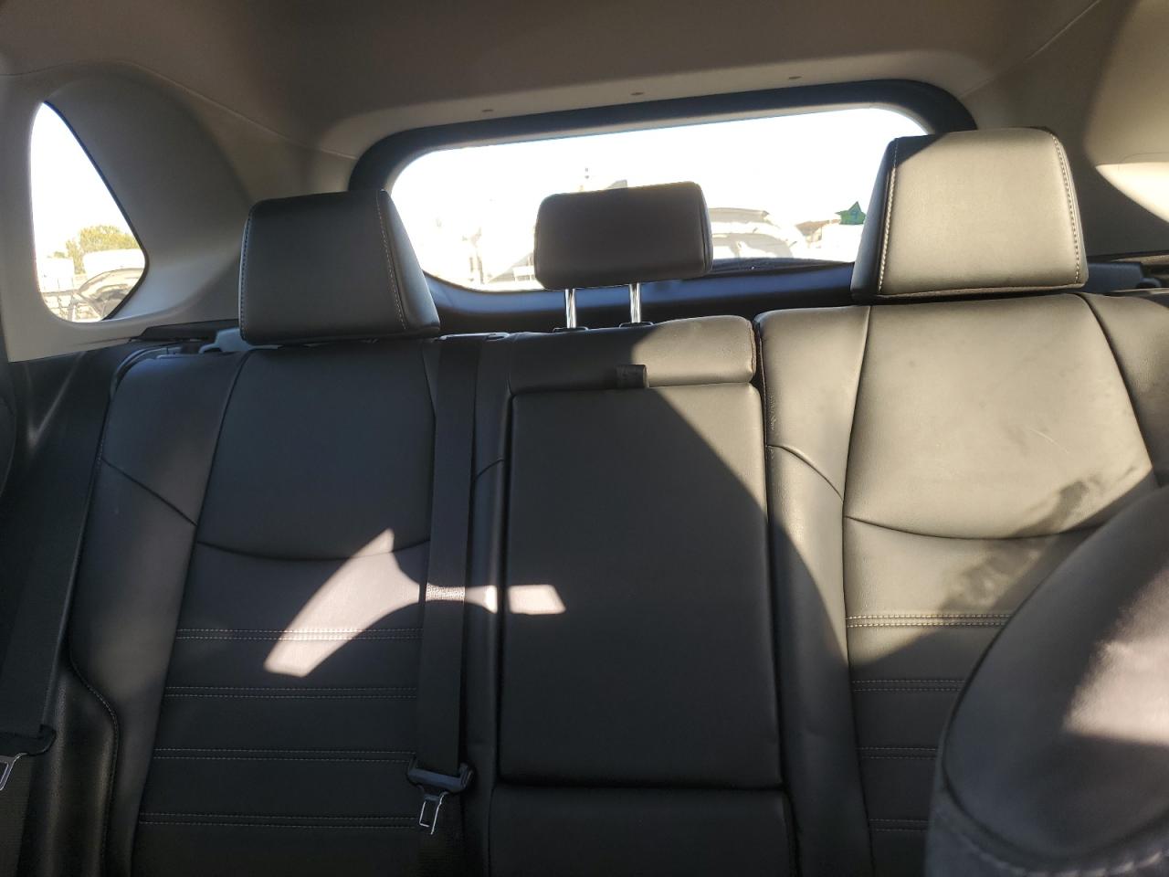 TOYOTA RAV4 XLE PREMIUM