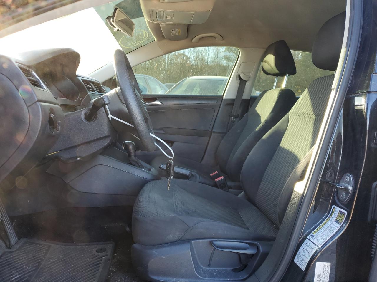 VOLKSWAGEN JETTA BASE