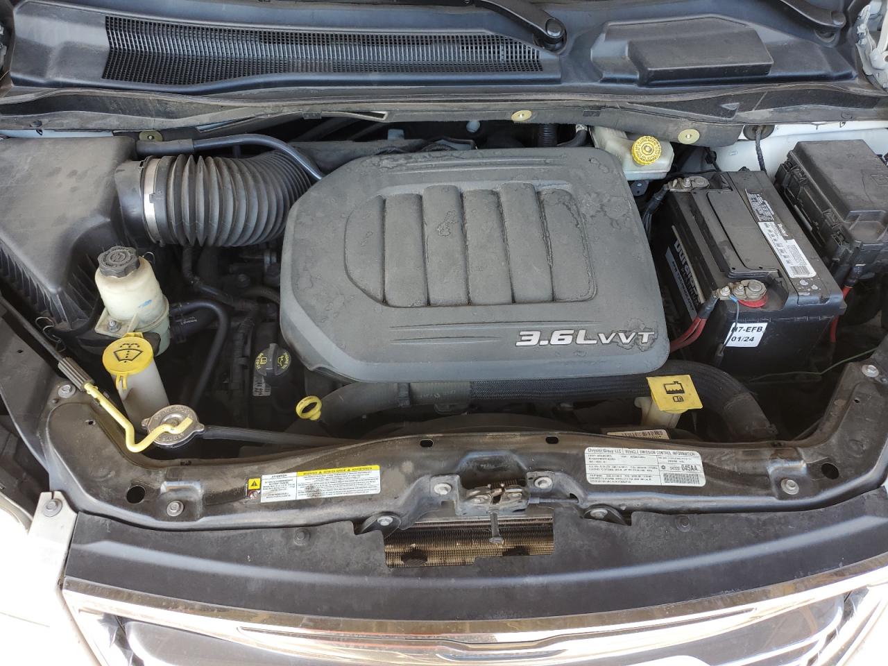 CHRYSLER TOWN & COUNTRY TOURING L