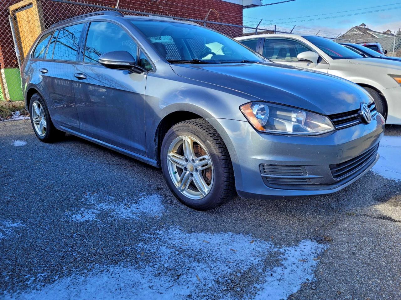 VOLKSWAGEN GOLF SPORTSVAN S