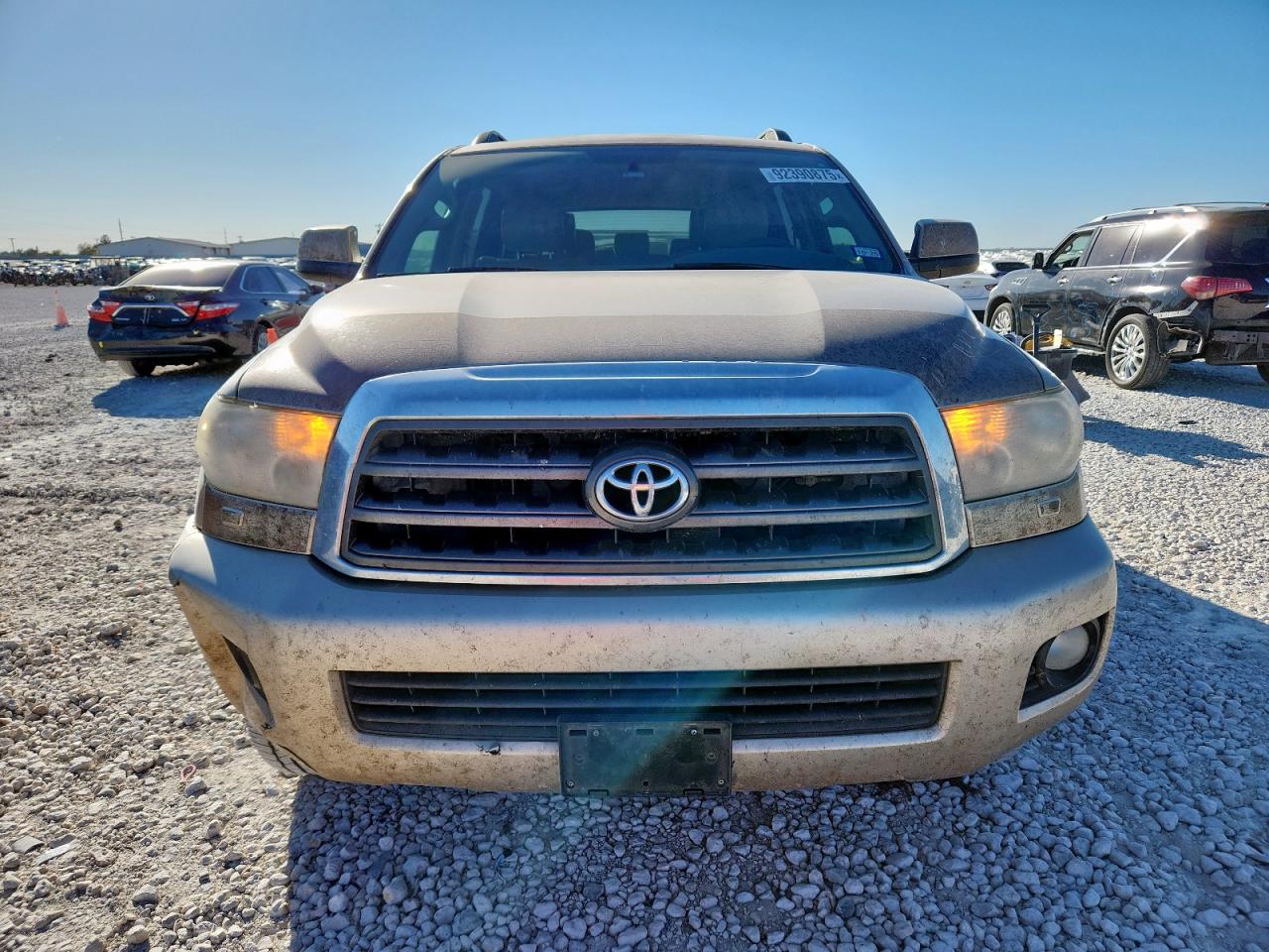 TOYOTA SEQUOIA SR5
