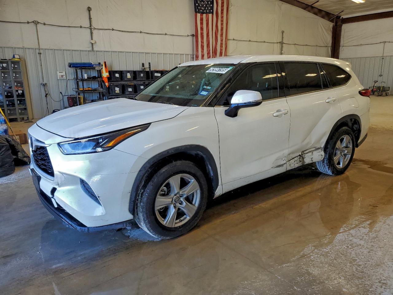 Lot #3318913916 2021 TOYOTA HIGHLANDER