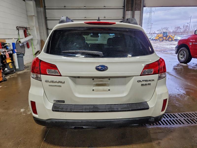 2014 SUBARU OUTBACK 3. #3299306829