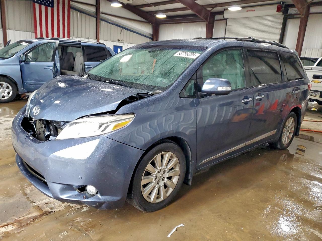 TOYOTA SIENNA XLE