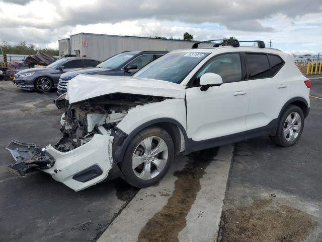 VOLVO XC40 T4 MO