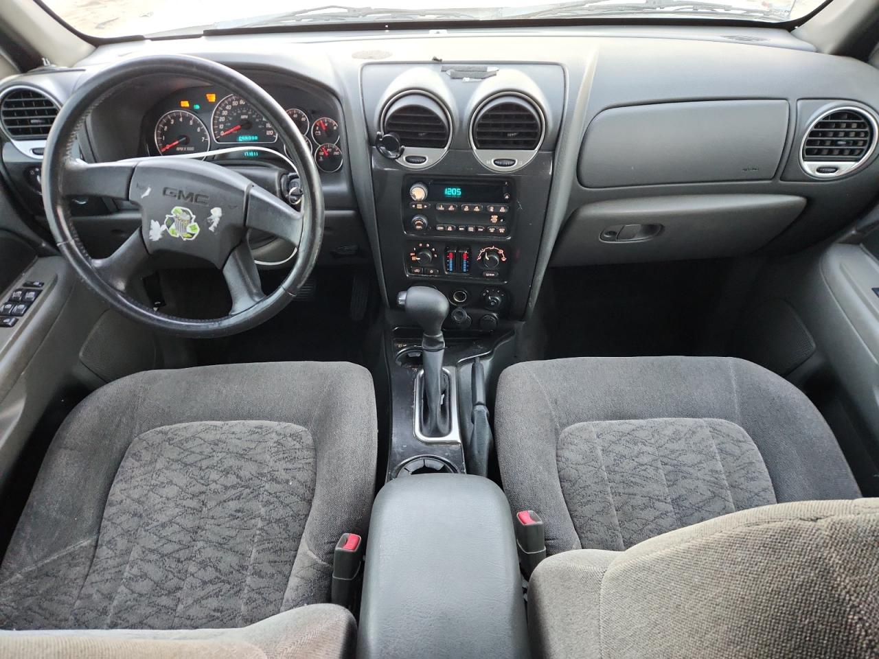 Lot #3302865921 2004 GMC ENVOY