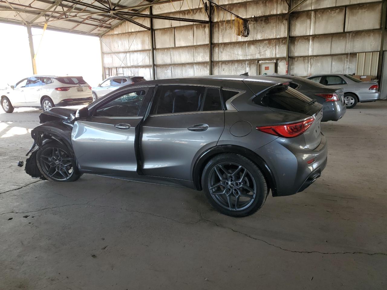 INFINITI QX30 BASE