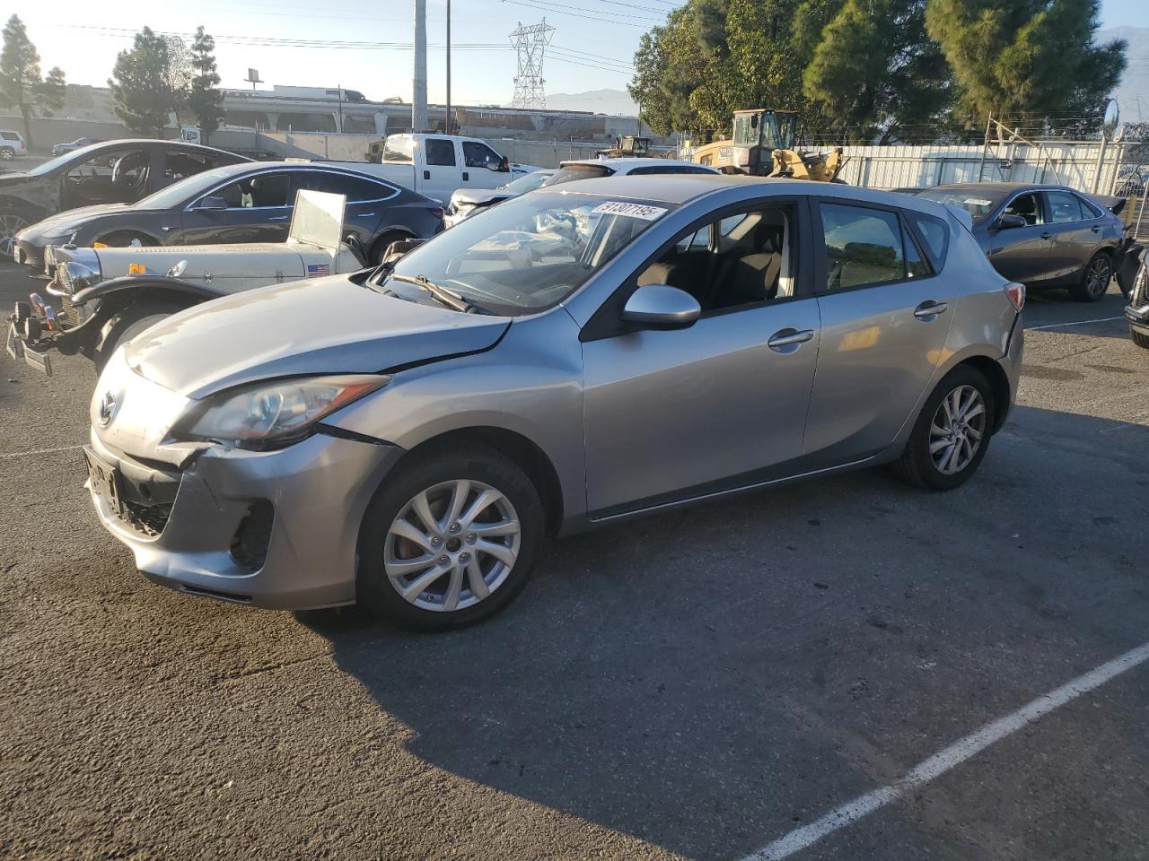 MAZDA 3 I