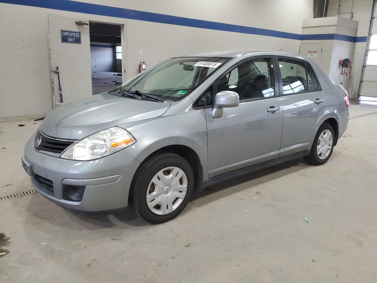 NISSAN VERSA S