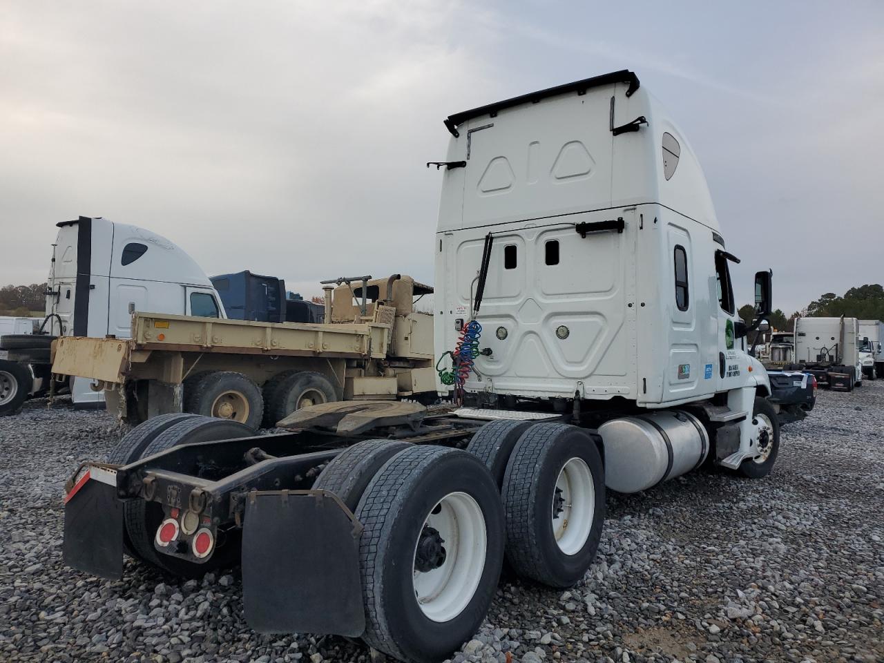 Lot #3296224420 2016 FREIGHTLINER CASCADIA 1