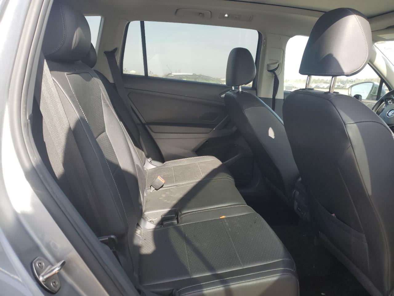 VOLKSWAGEN TIGUAN SE