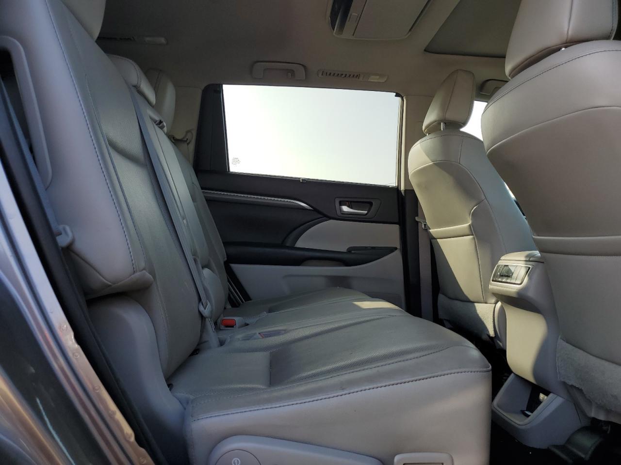 TOYOTA HIGHLANDER LIMITED