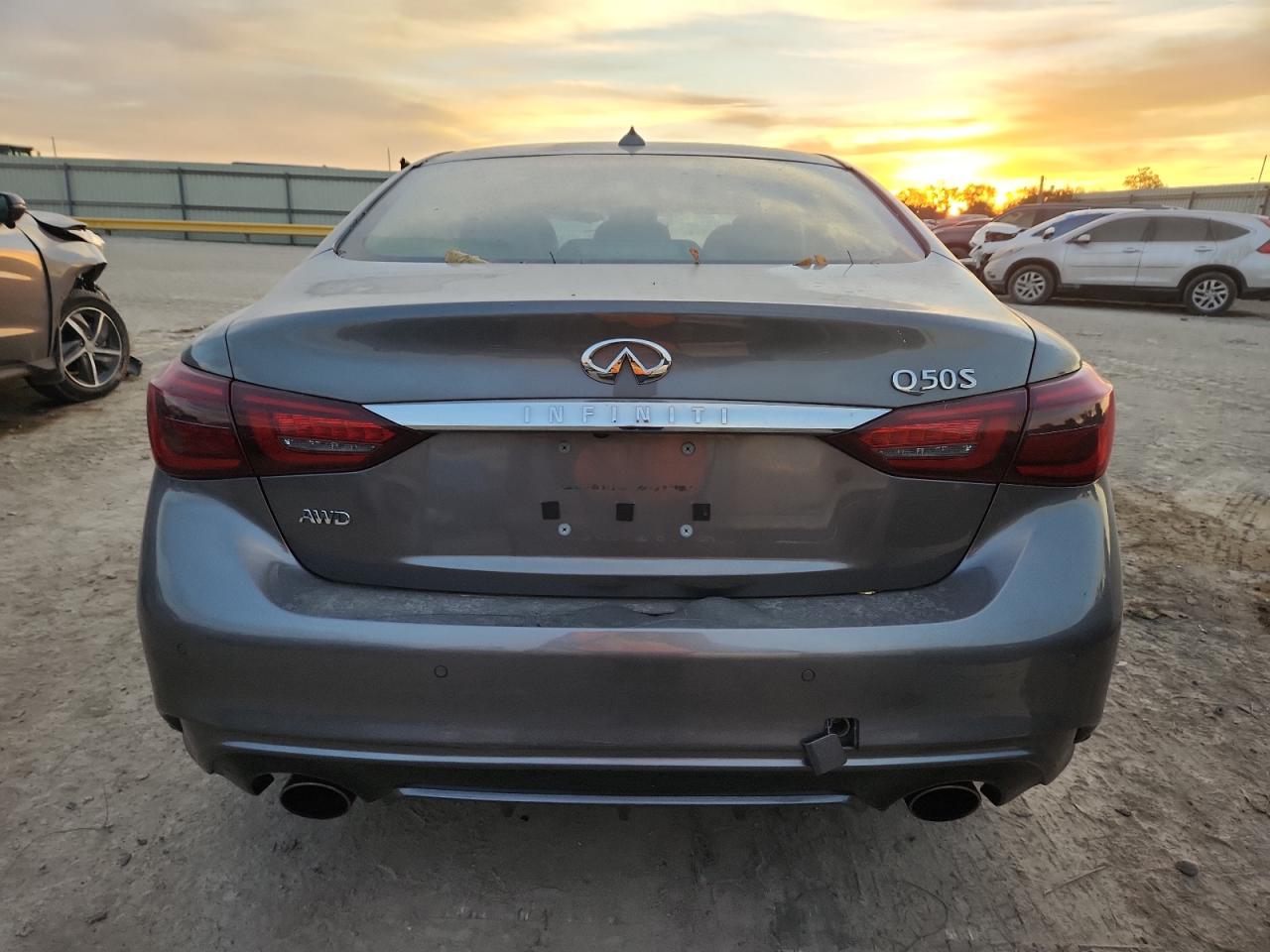 INFINITI Q50 LUXE