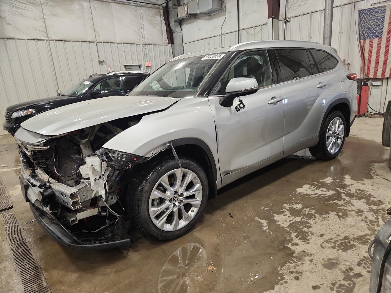 Lot #3302923104 2024 TOYOTA HIGHLANDER