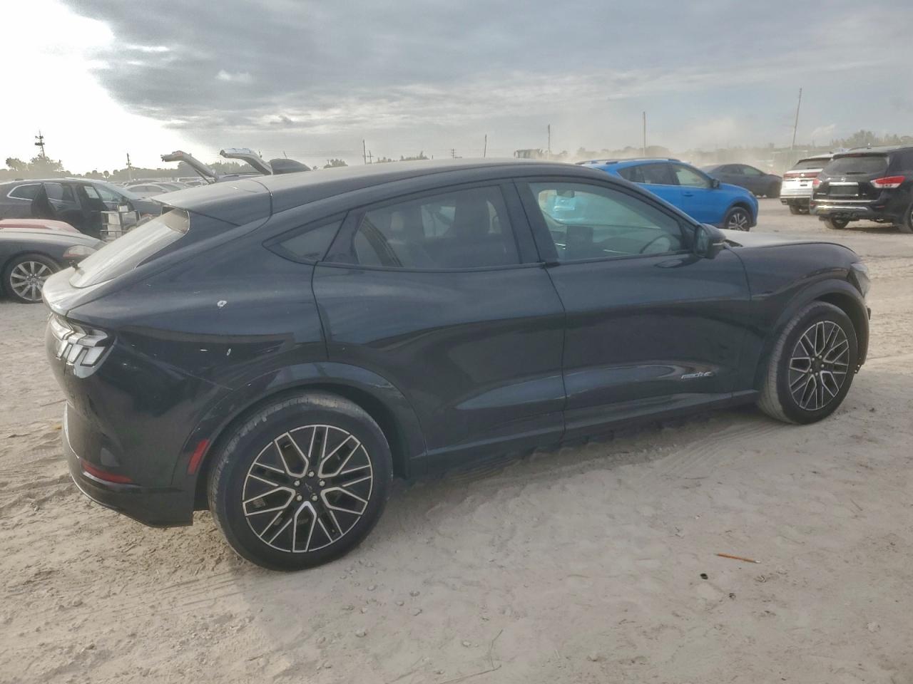 FORD MUSTANG PREMIUM