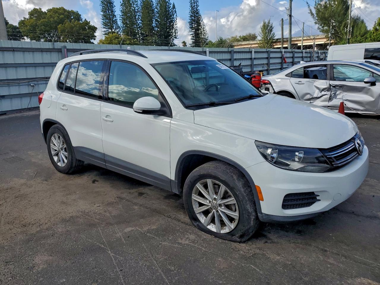 VOLKSWAGEN TIGUAN S