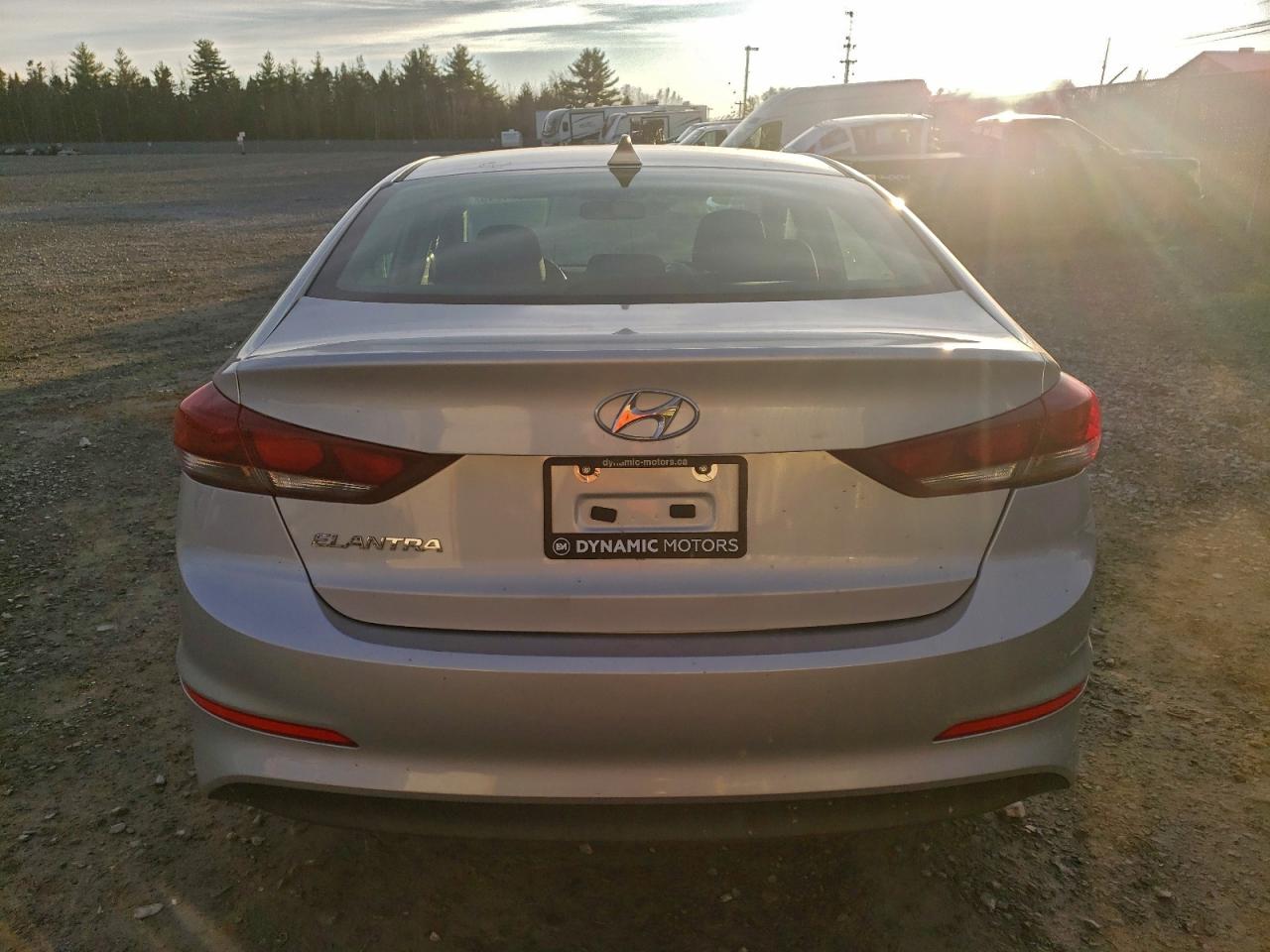 HYUNDAI ELANTRA SE