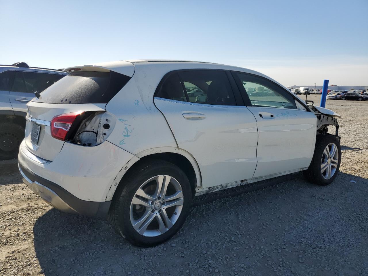 MERCEDES-BENZ GLA-CLASS 250